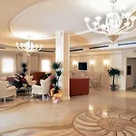 Palace 4*