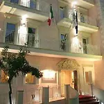 Palace 4*