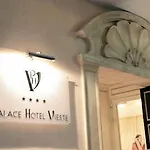 Palace 4*