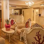 Palace 4*