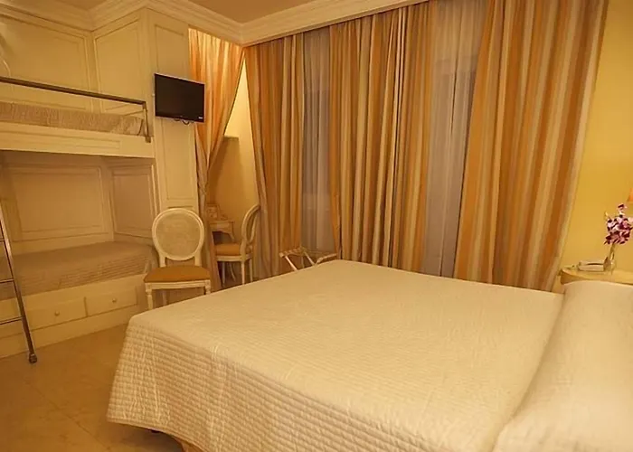 维埃斯特皇宫酒店