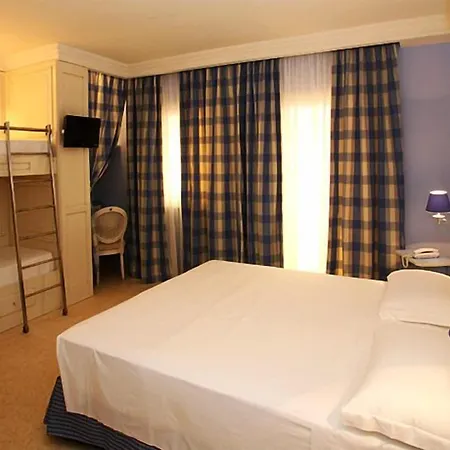 Palace 4*