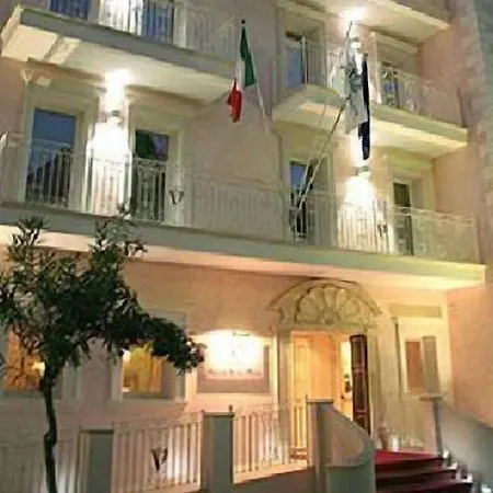 Palace 4*