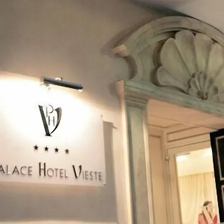 Palace 4*