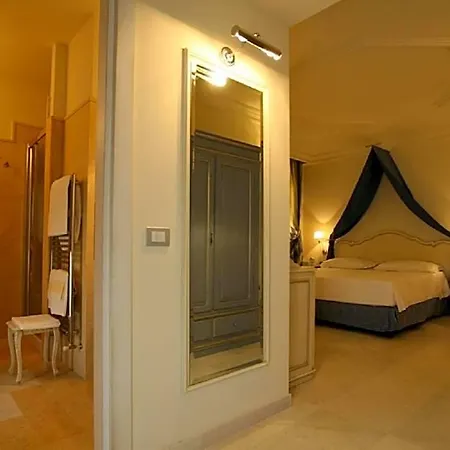 Palace Hotell 4*
