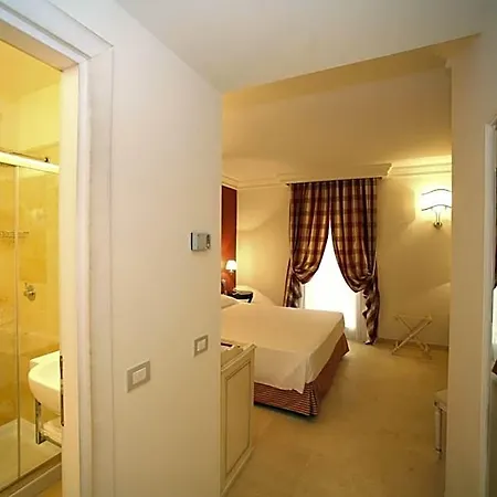 Palace 4*