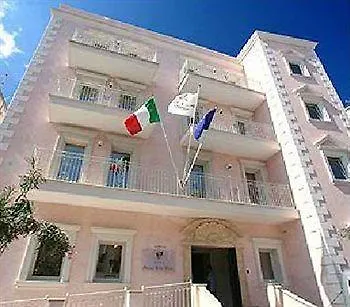 Palace מלון