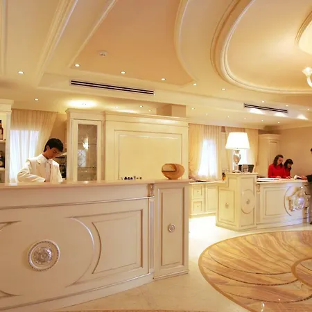 Ξενοδοχείο Palace 4*