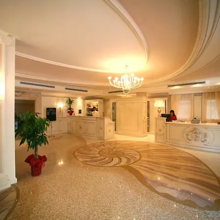 Palace 4*