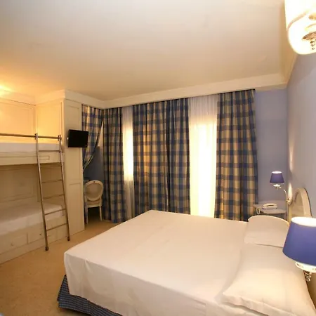 Palace 4* Вьесте