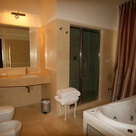 Ξενοδοχείο Palace 4*